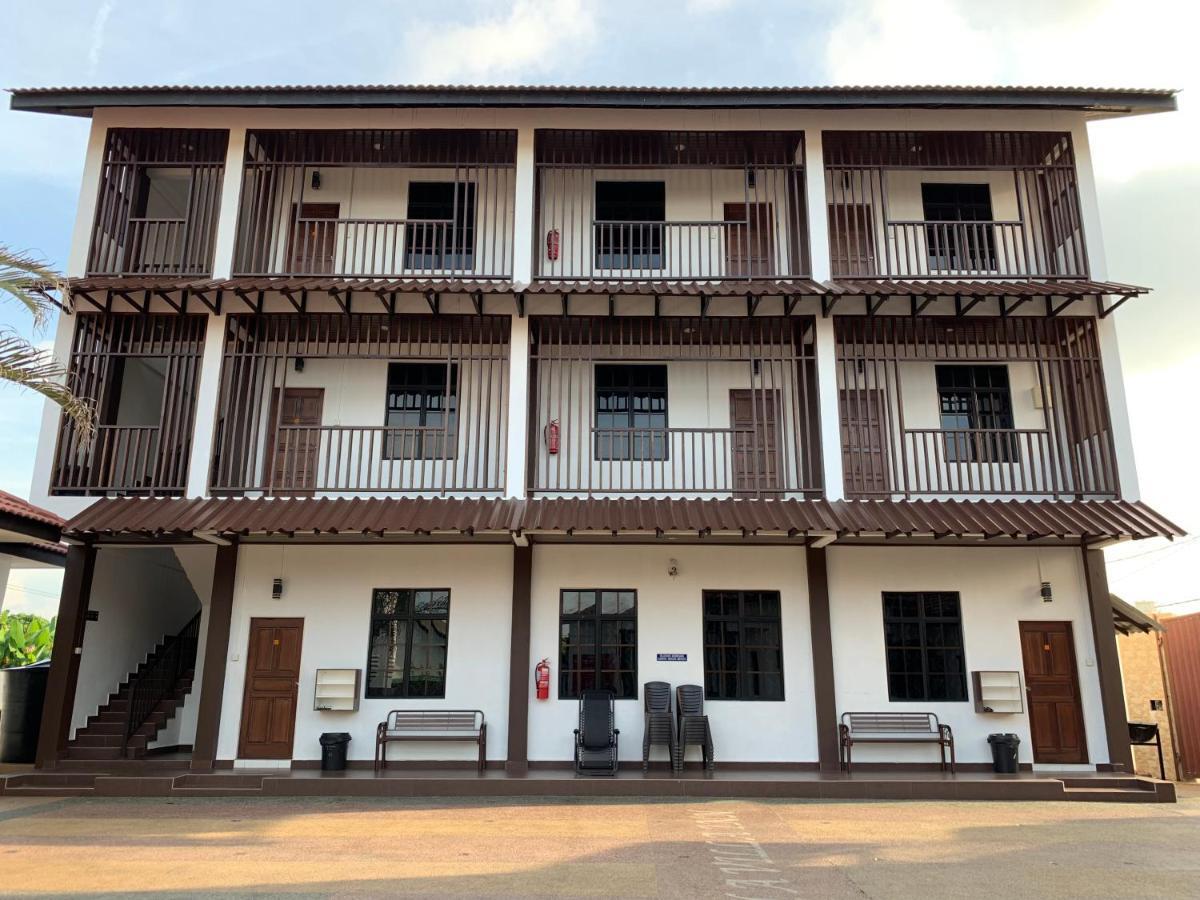 Wan Danisha Villa Inn Кота-Бару Экстерьер фото