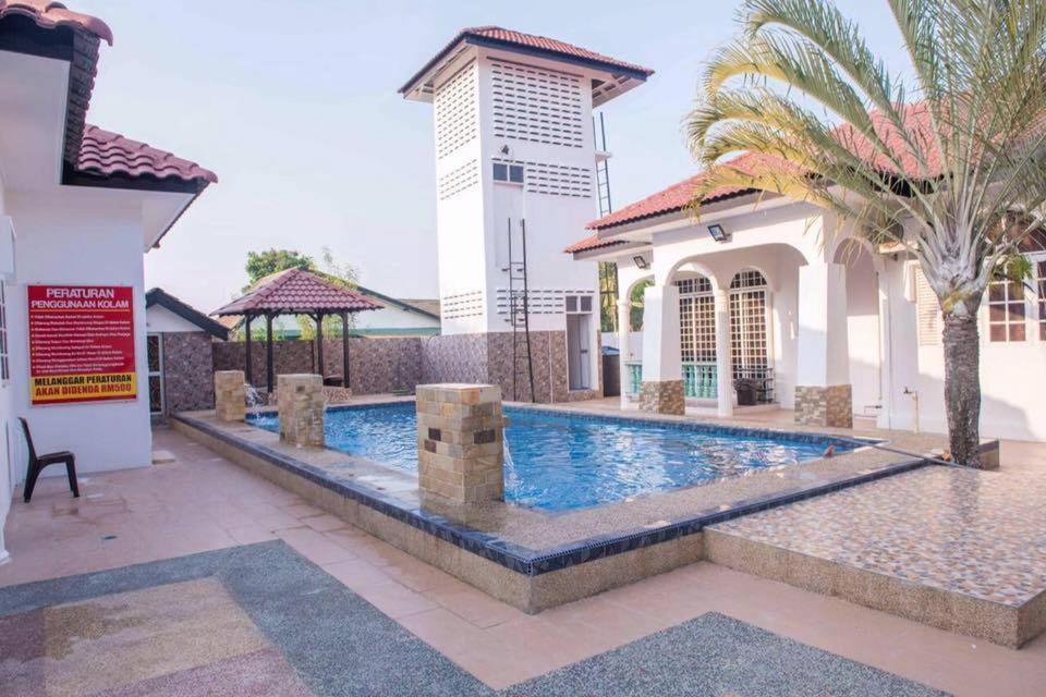 Wan Danisha Villa Inn Кота-Бару Экстерьер фото