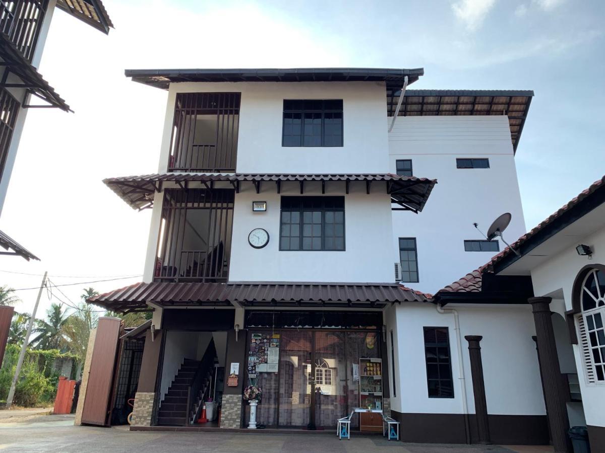 Wan Danisha Villa Inn Кота-Бару Экстерьер фото