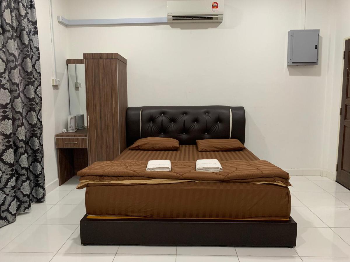 Wan Danisha Villa Inn Кота-Бару Экстерьер фото